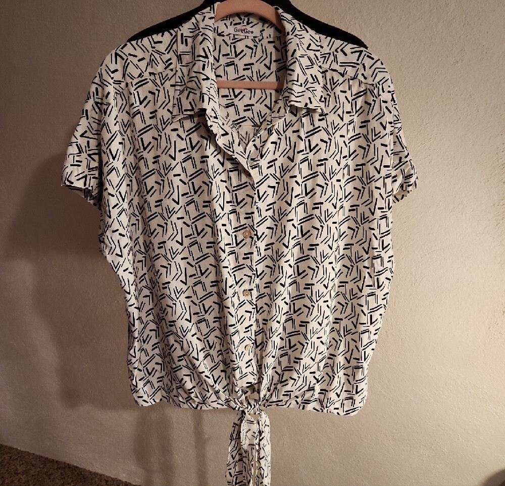 Gee Gee White Printed Tie Waist Short Set Size 2XL NWOT - Picture 2 of 7
